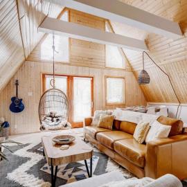 The Fox A-Frame - An Intimate Mountain Retreat