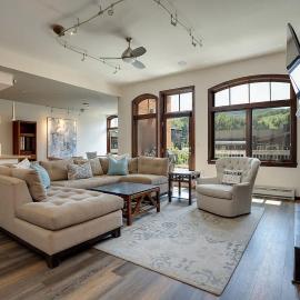 Sprawling Condo - Central Downtown - Summer AC