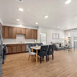 Brand New 2BR - 2 King Beds Pool Gym