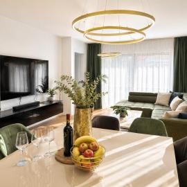 Capsula Luxury Stay - Garden Lounge, Grill and Free Parking