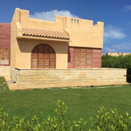 A stand-alone, 3-bedroom chalet designed for privacy and relaxation, Hotel in Dawwār ‘Abd Allāh