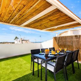 Horizon House - 3 Bedrooms - Rooftop Terrace & BBQ - AC