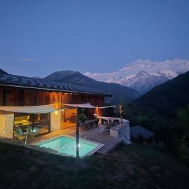 Chamonix Valley, Sleeps 12, Pool, Gym, Spa, Sauna, hotel en Servoz