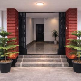 Elegant 4 Bedroom Home Sleeps 8 with Private Parking, Hotel in Sylhet