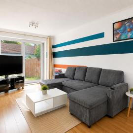 Modern 3Bed home near airport with free parking, hotel a Livingston