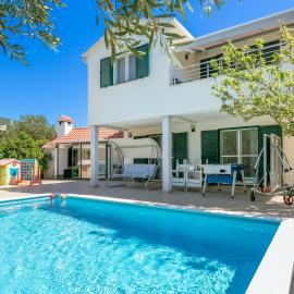Family friendly house with a swimming pool Plano, Trogir - 25953, Hotel in Plano