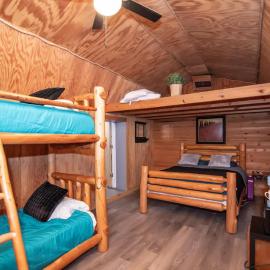 Montana2 Cabin at Crater Diamonds, hotel sa Murfreesboro