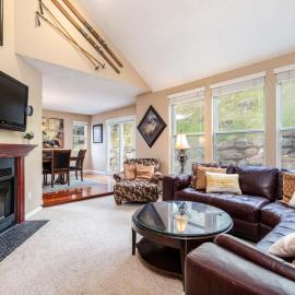Wasatch Retreat Cottonwood Canyons - Pool Table Ping Pong & Arcade、Cottonwood Heightsのホテル