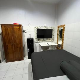 Santru home, hotel sa Denpasar
