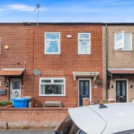 Spacious 3BR Home 15 Mins to Manchester