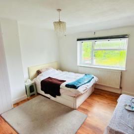Welcome Homes! Feels Homes !, hotel in Kidlington