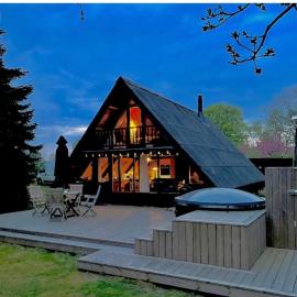 Authentic wooden summer house – hotel w mieście Hadsund