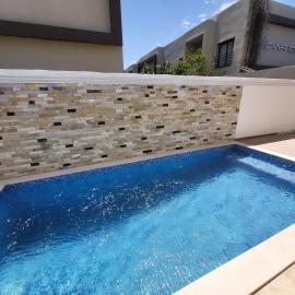 Luxuary pool appartement, hotel in La Marsa