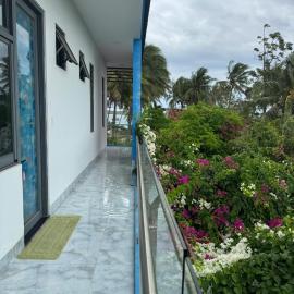 Bee House, Hotel in Long Thủy