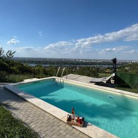 Vista Novi, hotell i Ledinci