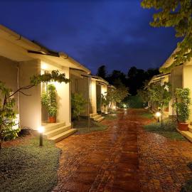 B Town Resort Near Infopark Kakkanad, hotell i Kakkanad