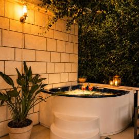 Frenchie suite