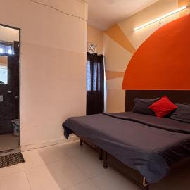 Preet Residency Homestays، فندق في جبلبور