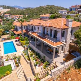 Luxury Retreat in Kaş - Pool, Jacuzzi and Private Beach