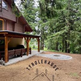 Chata - TYROLEHAUSE – hotel w mieście Martin