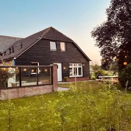 Koggel & Cottage -sfeervolle cottage met houtkachel & fiets oplaadpunt