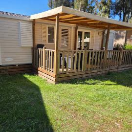 MOBIL HOME récent 35 m2, 3 chambres, climatisation, hotelli Hyèresissä