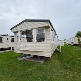 R and J Marine Rhyl, hotel in Rhyl