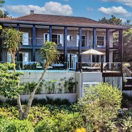 Luxury Villa Umdoni - Eden Rock Estate, Pennington, hotel in Pennington