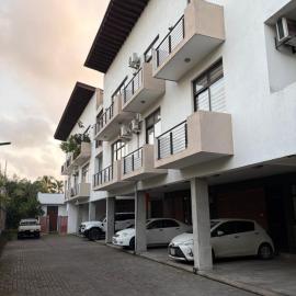 Eldorado Apartments F2P3 Wattala, hotel in Alwis Town