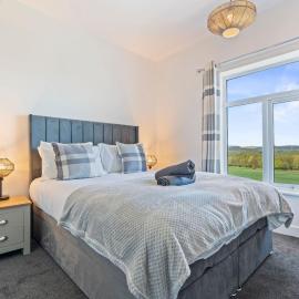 Spacious 5BR House in Staveley Wi-fi Sleeps 10, hotel in Staveley