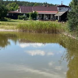 Pokoje do wynajęcia w Wiekowie blisko Powidza i Skorzęcina, hotel in Wiekowo