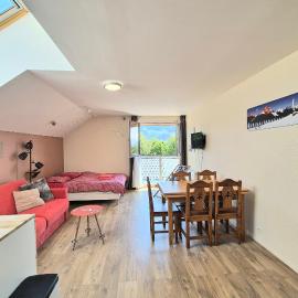 Appartement spacieux Au Petit Bois La Féclaz, hotel in La Féclaz