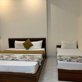 Hotel Banshi Wala - Best Hotel in Khatu Shyam ji Near Khatu shyam ji Tample, hotel em Khātu