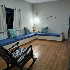 Casa de Vó em Piúma, Quintal, Varanda e 3 Quartos, hotel in Piúma