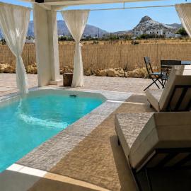 Theros Suite, Private Pool Retreat in Skyros, hotell sihtkohas Skýros