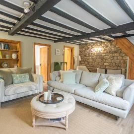 Cosy 2-Bed Home in Knaresborough by MCPI Hosting, Perfect for Families, Couples and Friends