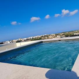 Skyline Court Boutique Apartments with Pool, viešbutis mieste Għaxaq