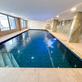 Victory Suites, - Swimming Pool and Gym, Close to Airport, Beach and Ocean Village