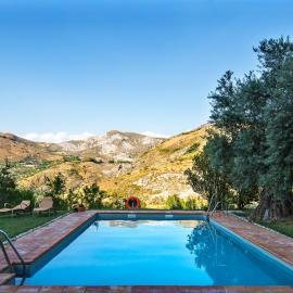 La Almunia del Valle, hotel u gradu Monachil