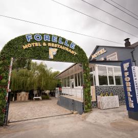 Forelle Restaurant & Motel, hotell i Çuxuryurd