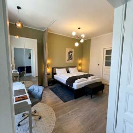 Rijeka City Center 3BR Apt with En-Suite and Workspace, hótel í Rijeka