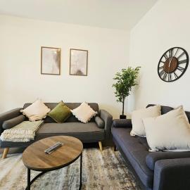 Luxury 2-Bed Flat Near Station with BIKE !