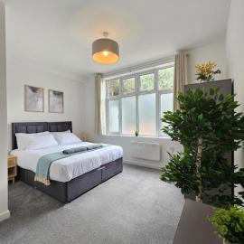 Luxury Flat 10 mins from Station with BIKE !