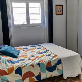 Chambre cosy à louer dans le centre de Bruz !، فندق في بروز