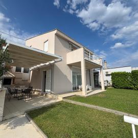 Villa Pontem, hotel in Komarna