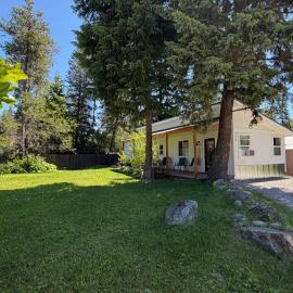 Hidden Gem Cabin in Hungry Horse, Firepit, Close to Glacier