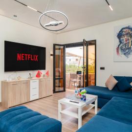 Appartement 2 BDR Avec Piscine et espace de jeux Immi Ouaddar