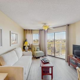 Bay Creek Villa - 205, hotel in Edisto Beach