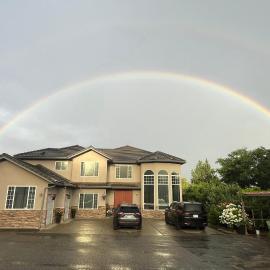 Two Bedroom Suite with Private Bathroom and Shared Lounge, hotel a West Kelowna
