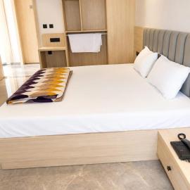 Hotel Radian INN, מלון בגורקפור